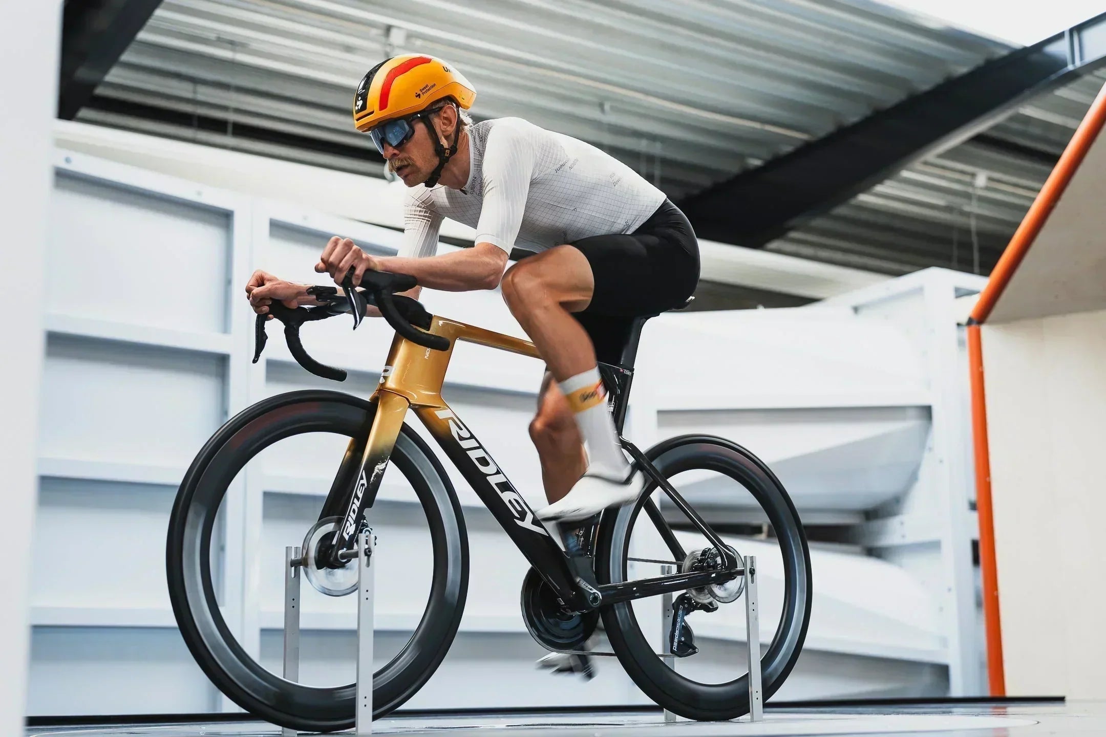 3 Aero Tips: How to Gain Easy Watts with Your Clothing